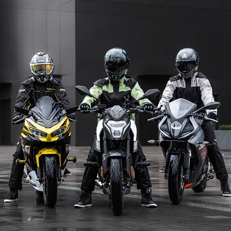 Completo Impermeabile per Moto - Cycling Commute Pants recensione e prezzo